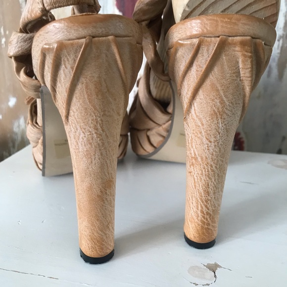 Speigle Women’s Tan Platform heels, size 7.5 - Picture 2 of 6